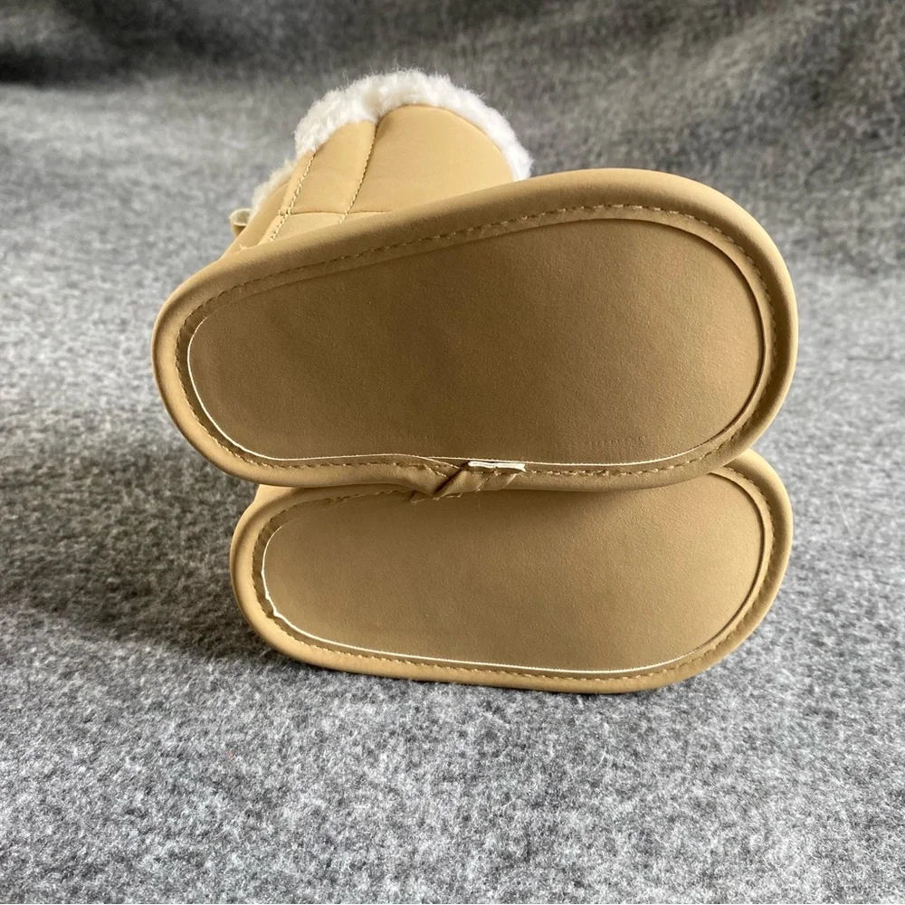 Carter’s Baby Shoes Size 0-3 Months Cozy Tan Baby Booties with White‎ Fleece New
